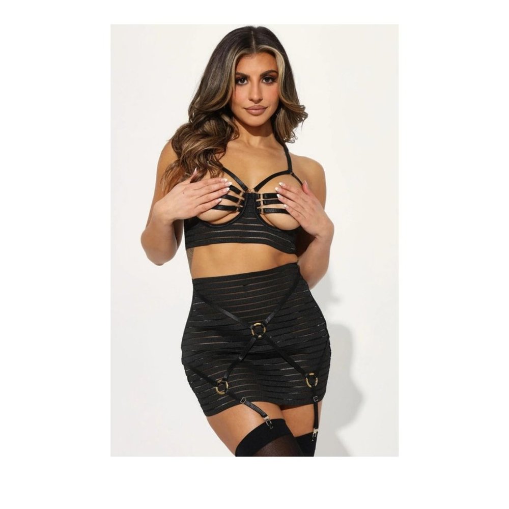 Down Strappy Garter 2 Piece Set - Black
